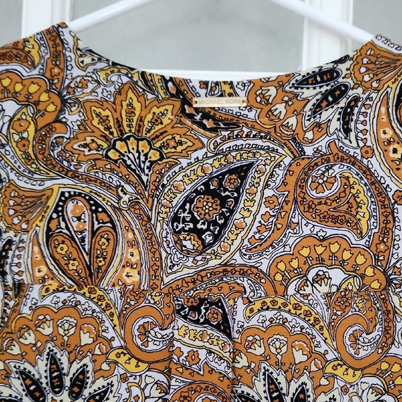 MICHAEL Michael Kors Paisley Short Sleeve Top - Gold and Black - Picture 5 of 11